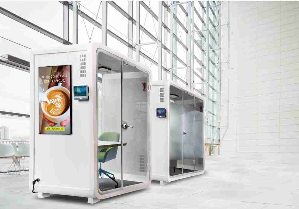 MG电玩子公司达擎之智慧行动办公舱，，，，采用PDLC智能调光玻璃设计，，，，透过通电与断电的电流切换，，，呈现透明与雾面效果，，，，具节能降耗特性并兼顾隐私，，，，确保信息安全