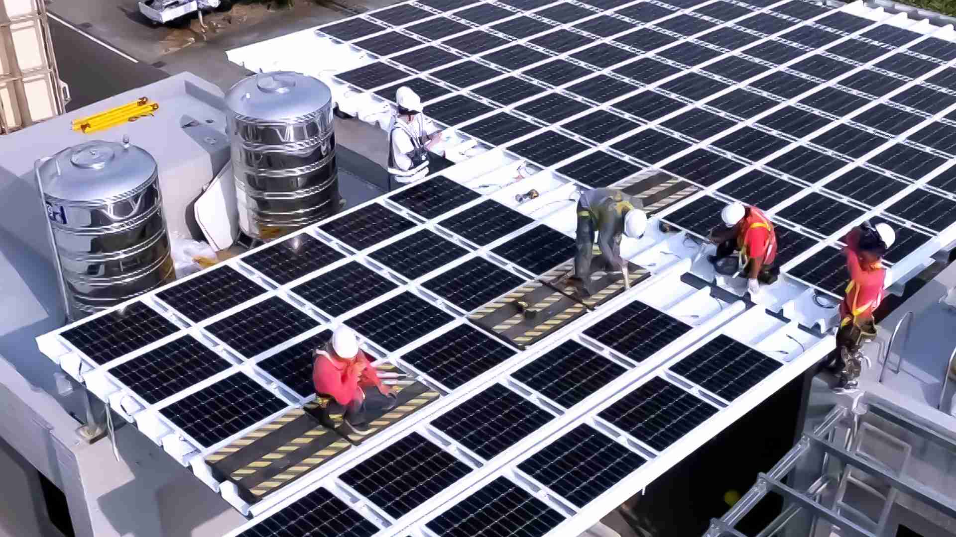 MG电玩着力于替代能源之技术研发，，，，如光电浪板的相关制程、、、、设备与产品，，，其中所开发之光电整合型浪板，，，，减少传统金属支架安装，，，，更提升耐候度，，，，可广泛运用于多元场域，，，，并辅助建筑达到净零碳排目标