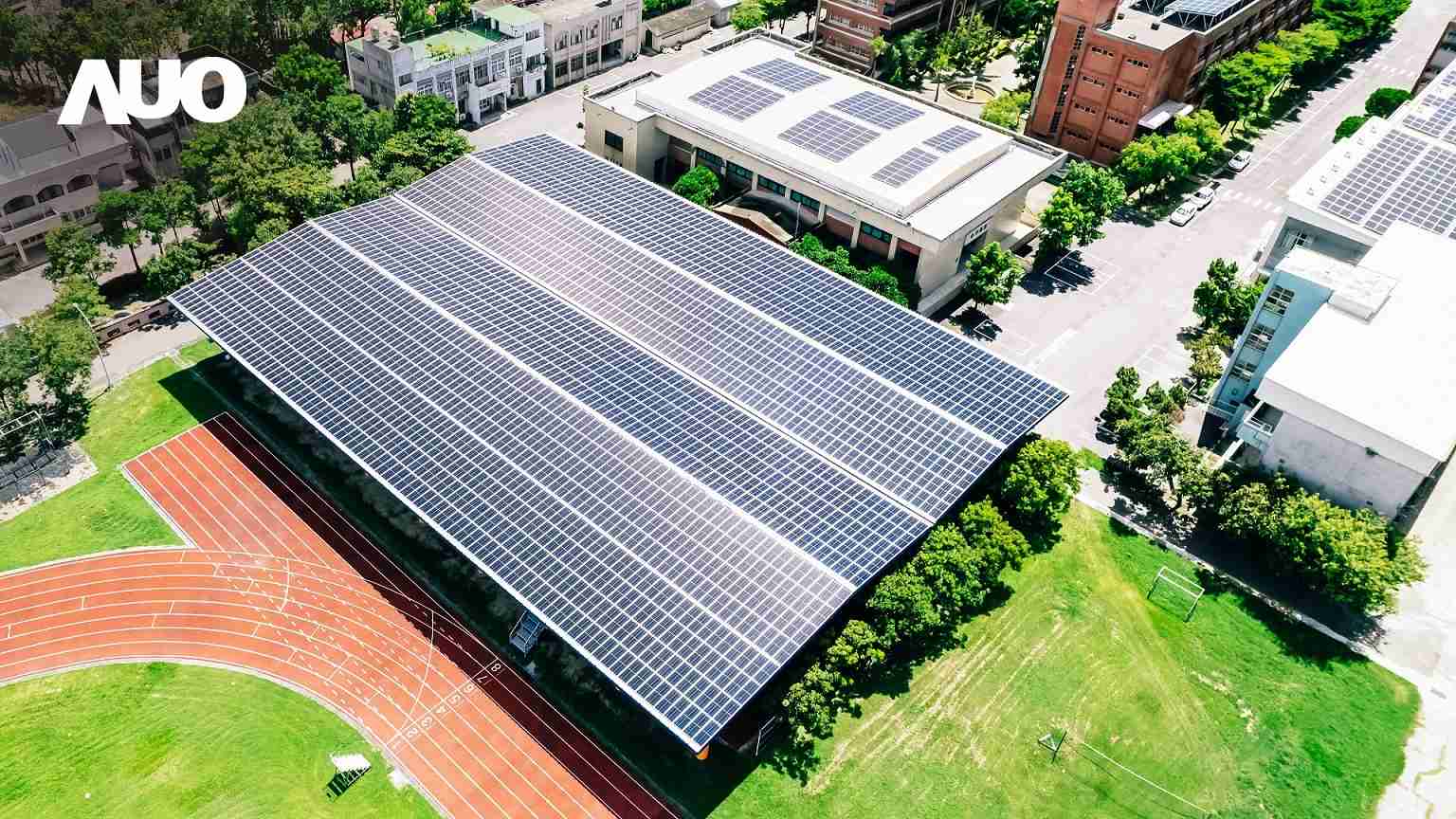 MG电玩SunSteel光电整合型浪板具备快速安装、、、轻量化优势，，，，可提升15%发电效能，，，，通过国际IEC与台湾VPC认证安全、、、、防漏、、、耐候标准